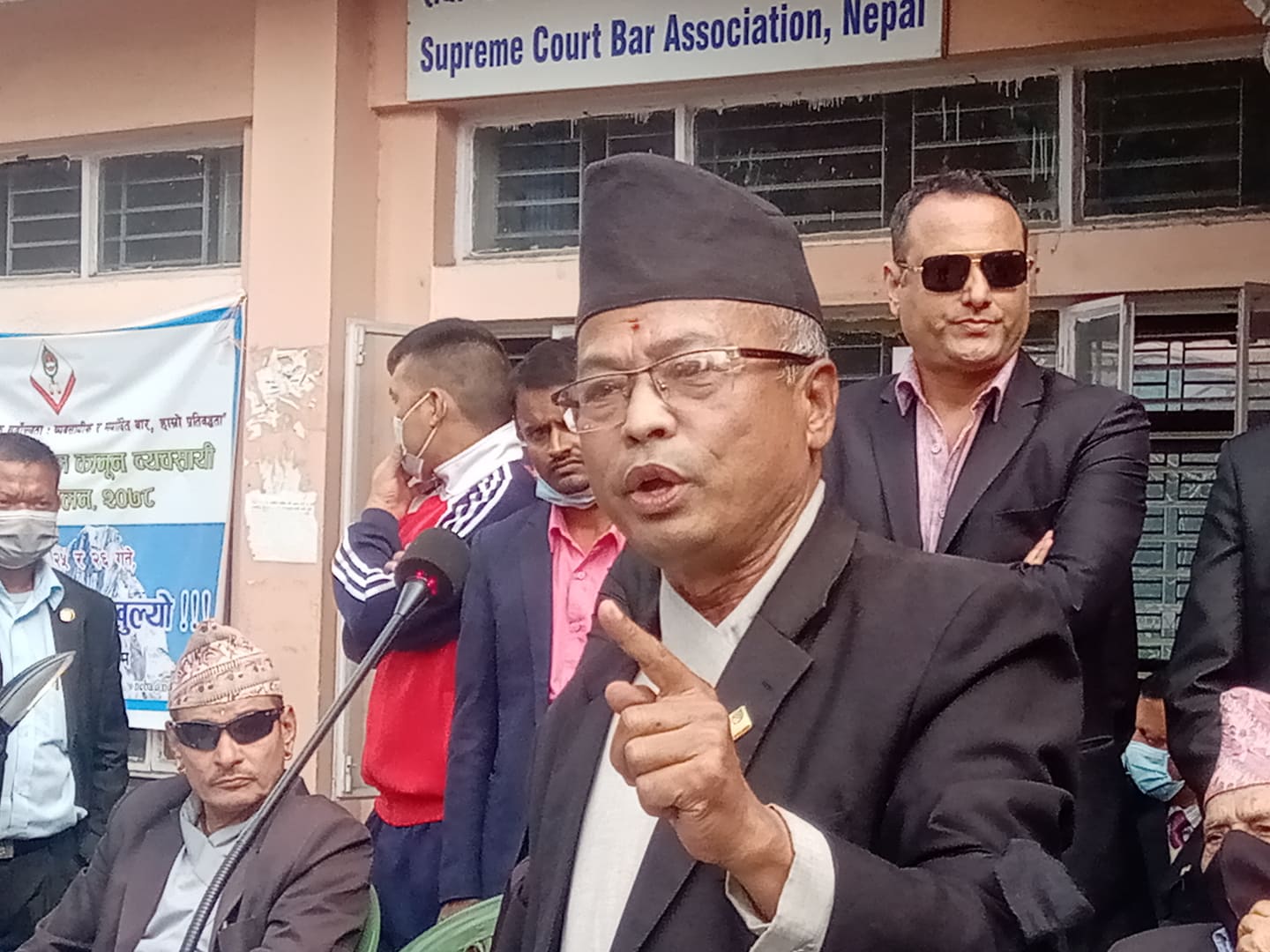 मानवअधिकार आयोगका अध्यक्षलाई चण्डेश्वरको सुझाव- नैतिकता छ भने राजीनामा दिनुस् 